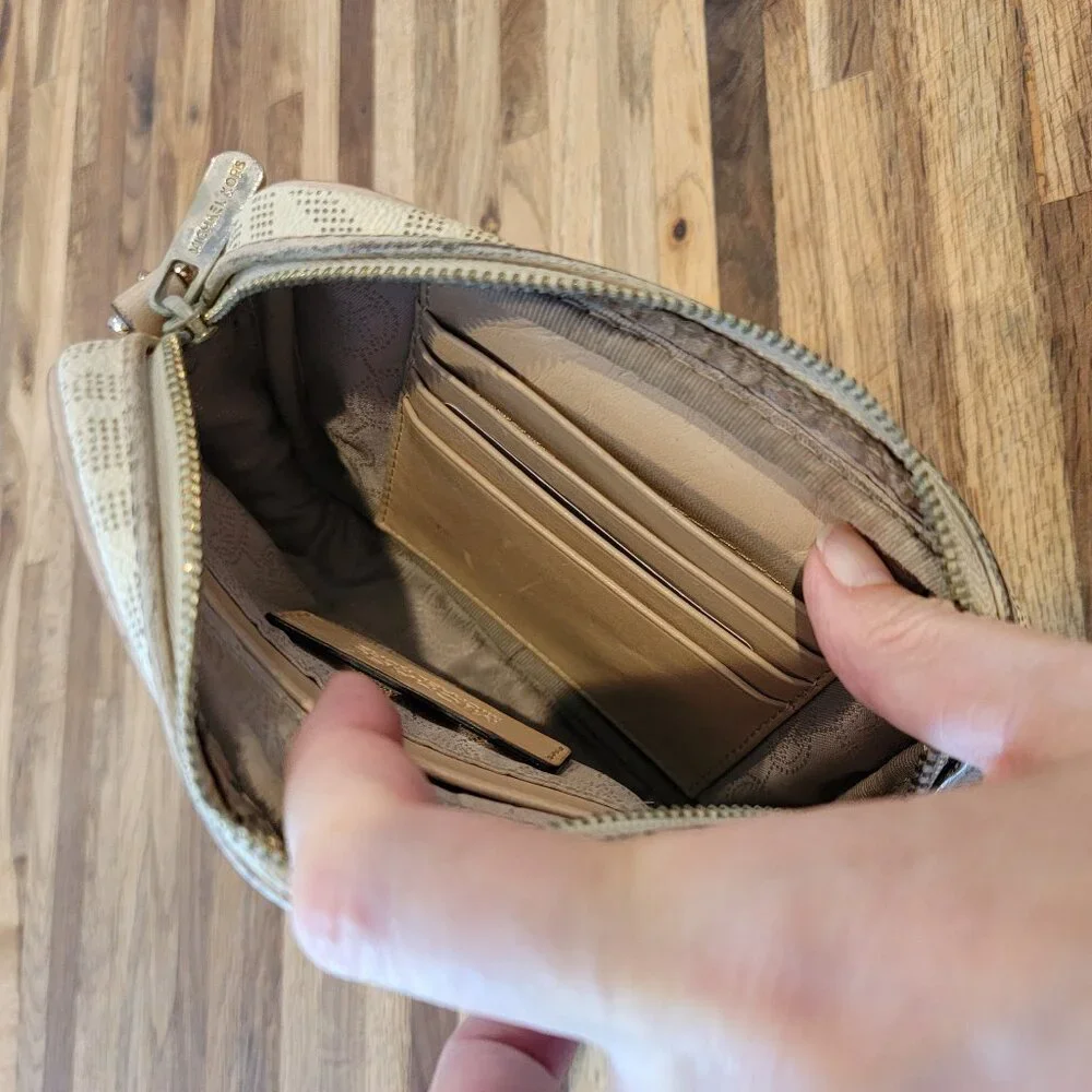 Michael Kors Jet Set Travel Signature Logo Canvas Small Crossbody Vanilla/Acorn - Picture 13 of 16